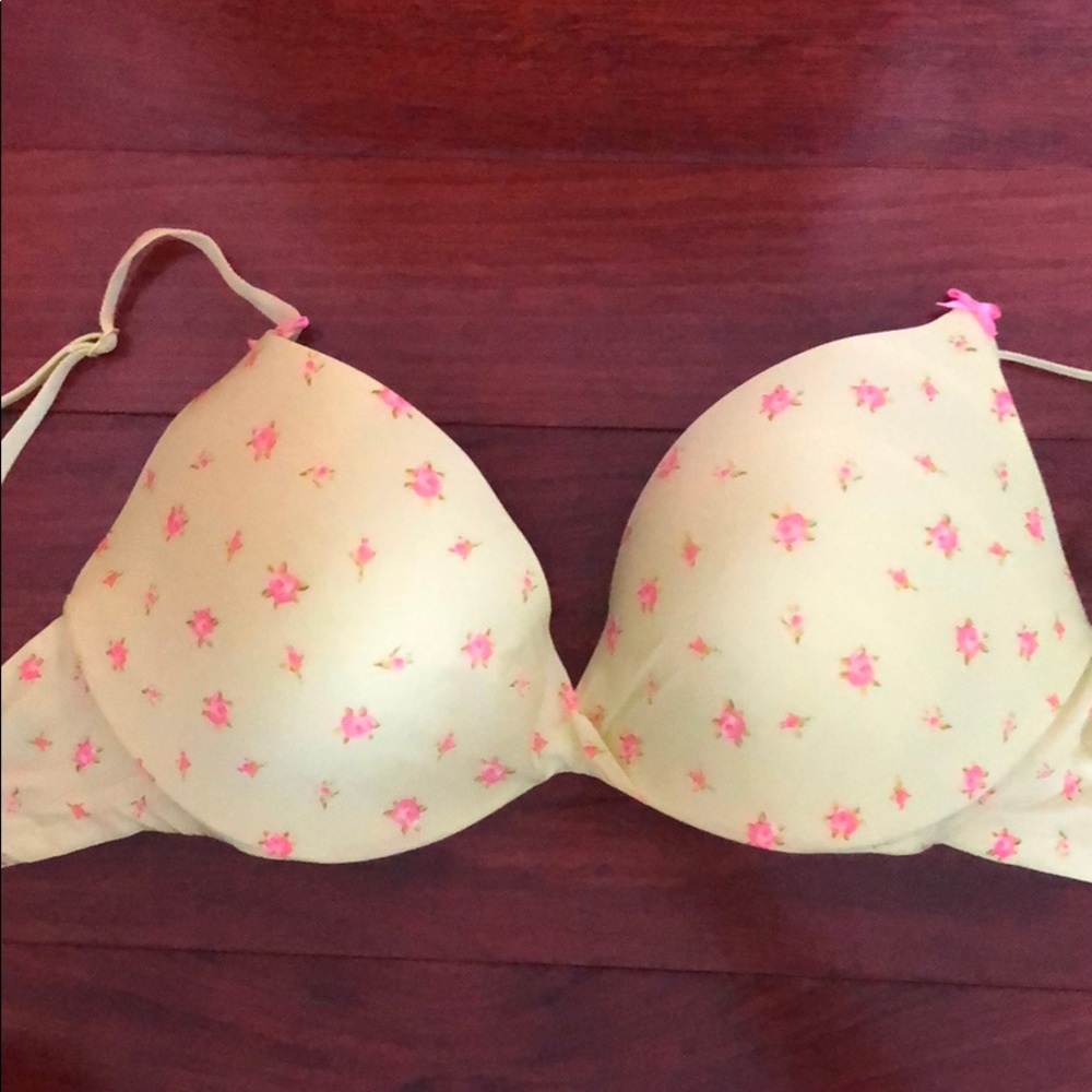 Victoria’s Secret Plunge 32D
